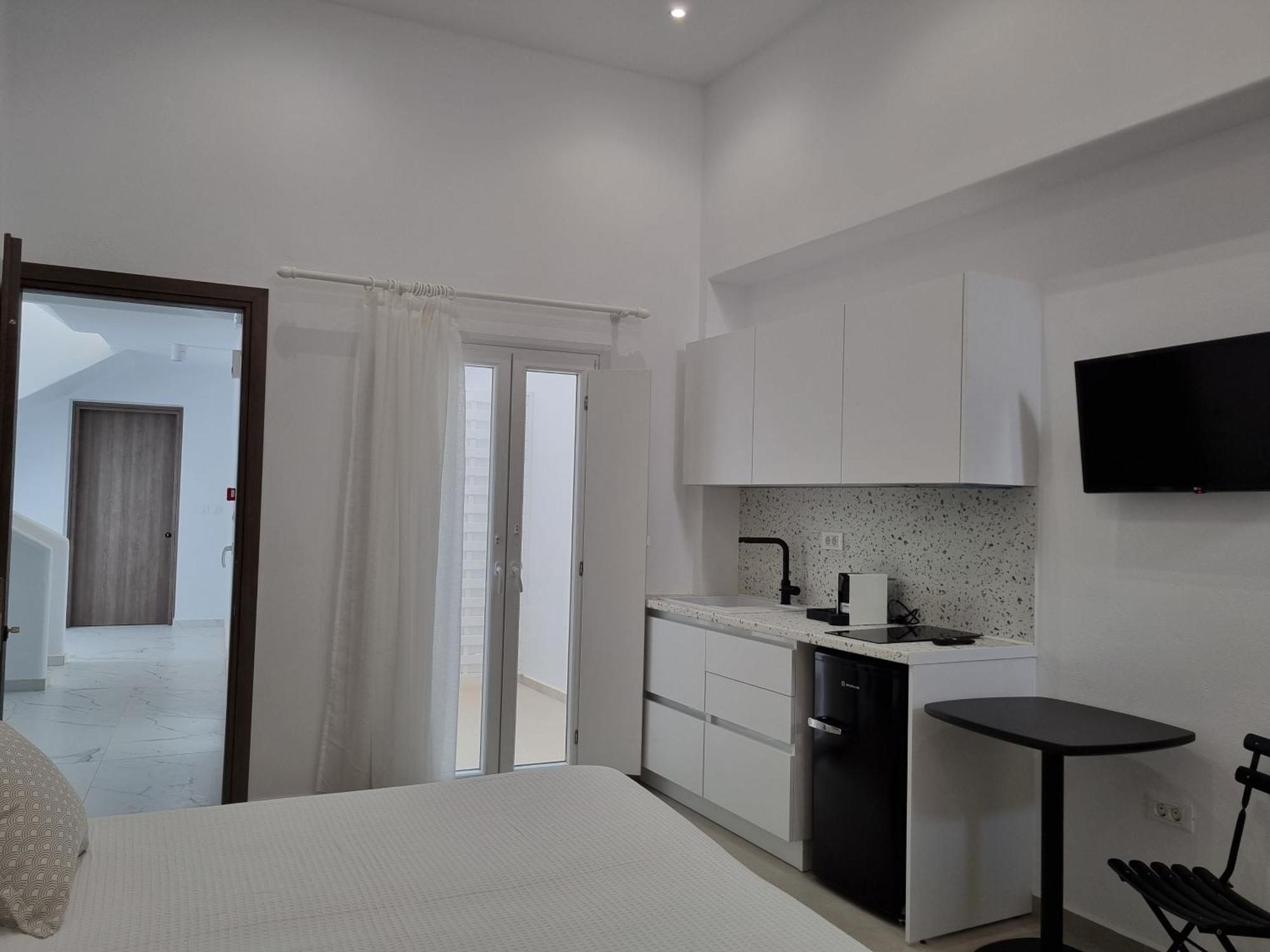 Majo Suites Hotel Agia Anna  外观 照片