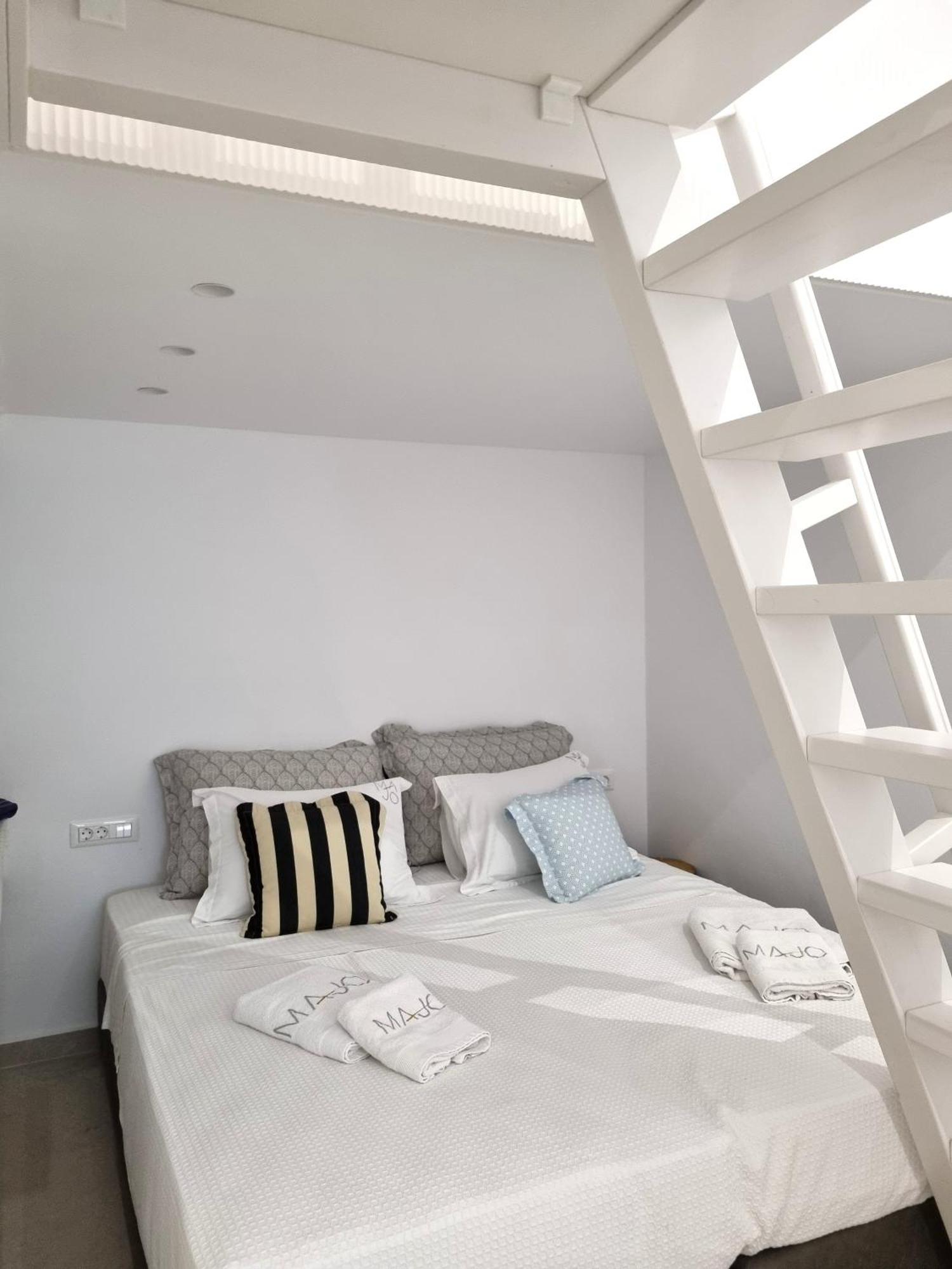 Majo Suites Hotel Agia Anna  外观 照片