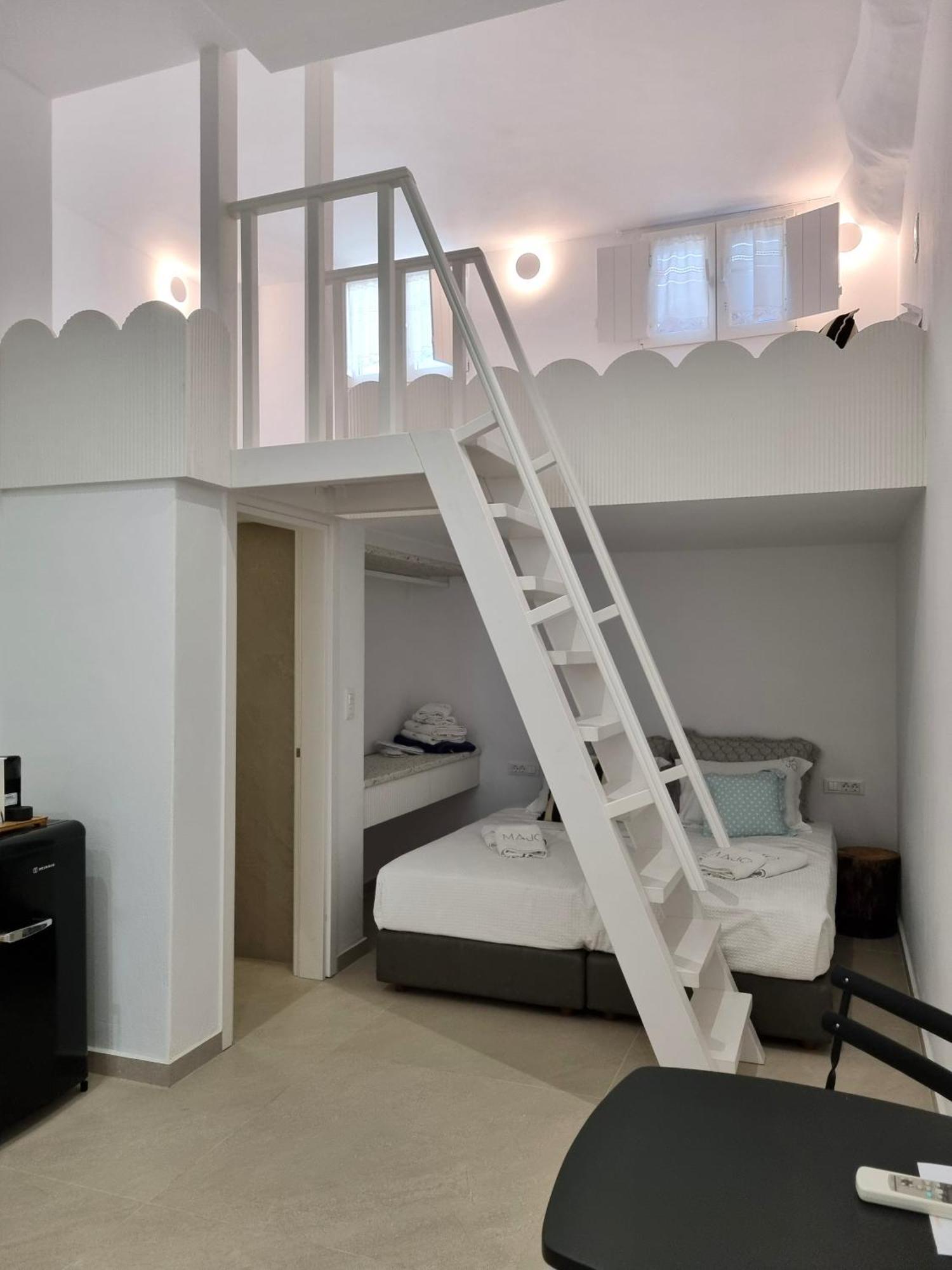 Majo Suites Hotel Agia Anna  外观 照片